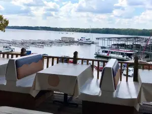 Guy's Place On Water Dining