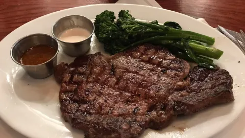 Metro 8 Steakhouse in Durham