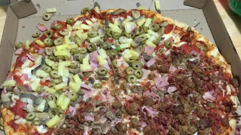 Main Street Pizza - Munising in 머니싱