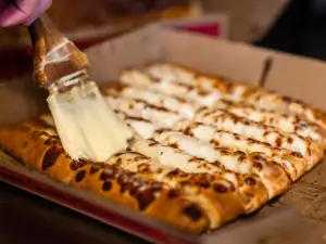 Fox's Pizza Den