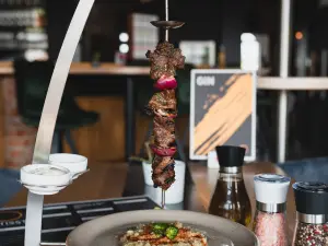 Artisst Restaurant & Bar