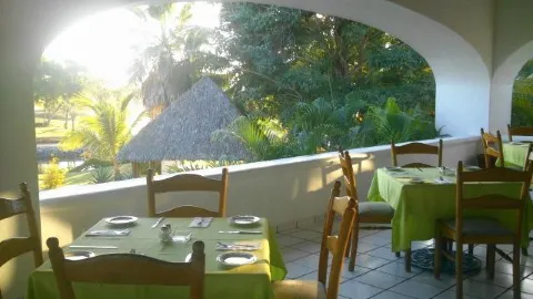 Marina Ixtapa Golf Course Restaurant in อิกซ์ตาปา