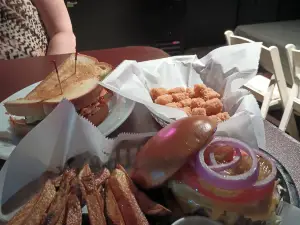 Gateway Bar & Grill