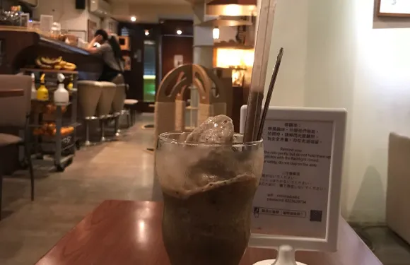 極簡咖啡館