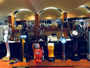 Navaar House Bar & Bistro