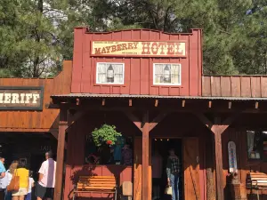 Flying J Ranch Chuckwagon Supper and Western Entertainment