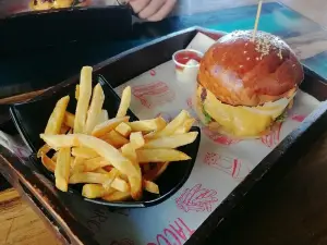 Royal Burger