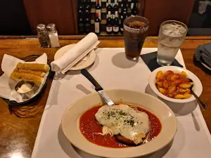 Anthony's Restaurant & Lounge