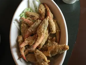 Par 3 Restaurant & Lounge