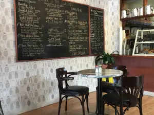 Owl's Nest Bakery and Bistro (Chemainus)