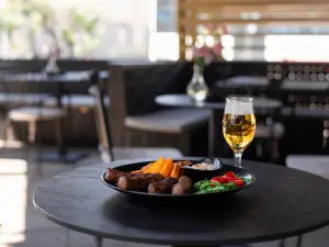 Caffe & restaurant "Monza"