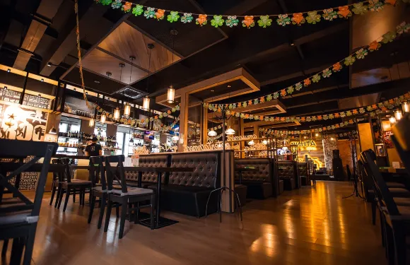 Pinta Bar & Grill