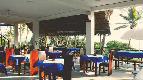LES CLEFS DU PARADIS - French Restaurant in มาทาร่า