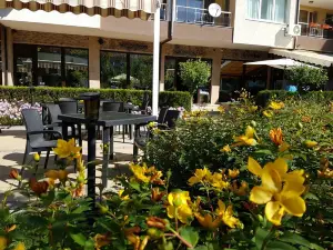 "Zaharo" Cafe and Cake Shop