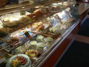 Gayle's Bakery & Rosticceria