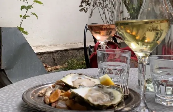Champagnebaren Kyrkogatan 13
