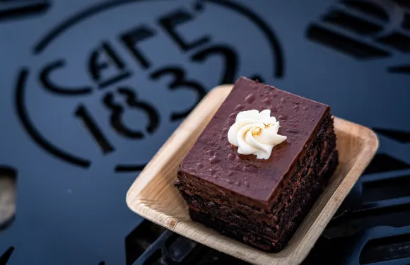 Cafe 1832
