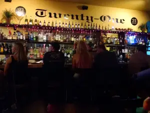 21 Bar & Grill