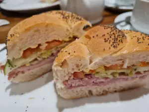 Battle Bakes and Cakes