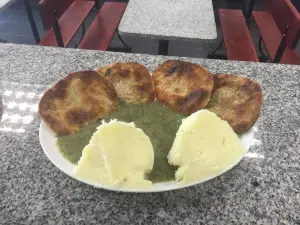 Robins Pie & Mash