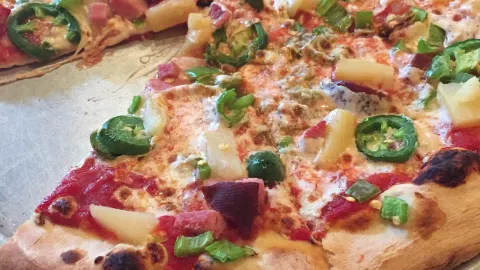 Screaming Banshee Pizza in Bisbee