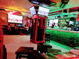 Custom Cafe Rock