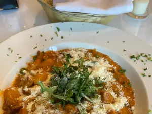 Luna Restaurant