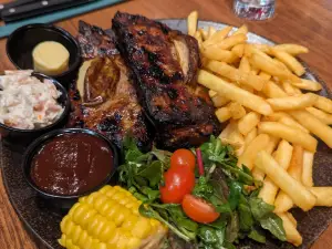 Lochlann Steakhouse