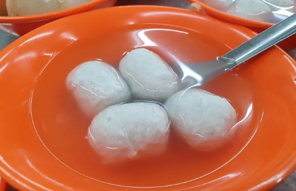 淡水渡船頭阿給老店