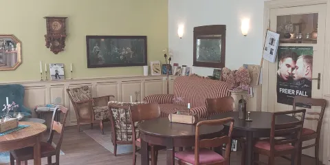 Anmut.Bar