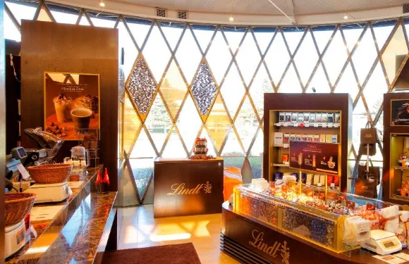 Lindt Chocolat Cafe, Karuizawa Prince Shopping Plaza