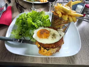 Cafe de Paris