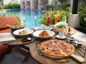 Salas Pool Restaurant