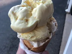 Hilltop Ice Cream Shop