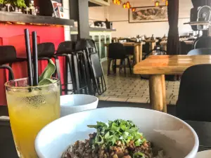 Magasasa, Dim Sum & Cocktails
