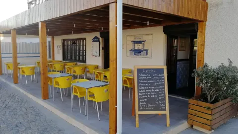A Lareira Restaurante Wine Bar in 토레스베드라스