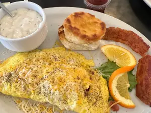 The Pointe Royale Bar and Grill