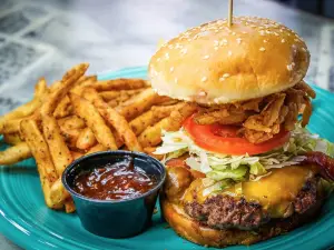 Iron Bay Restaurant & Drinkery