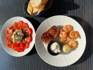 Lloyd's Restaurant