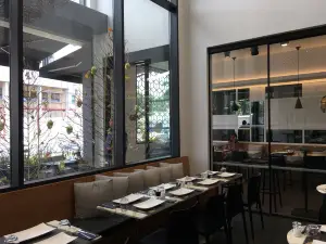 Maison H