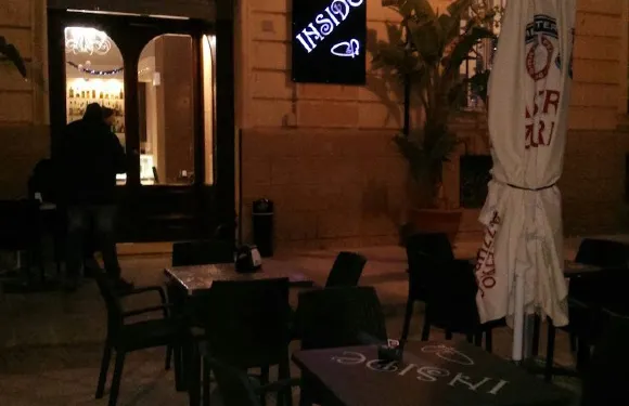 Inside Cafè