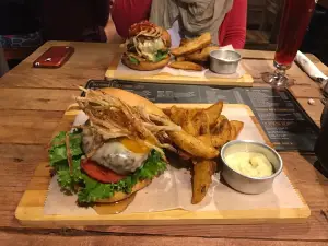 Lupulus Burgers Shop