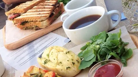 Fresh Jazz Café in โอโลมุก