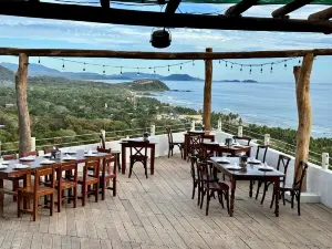 Roberto's Bistro