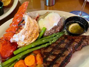 George's Fine Steaks & Spirits