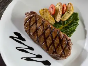 Mignon's Steaks & Seafood