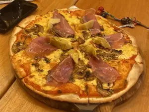 Santa Lucia Pizzeria Gelateria Cafe