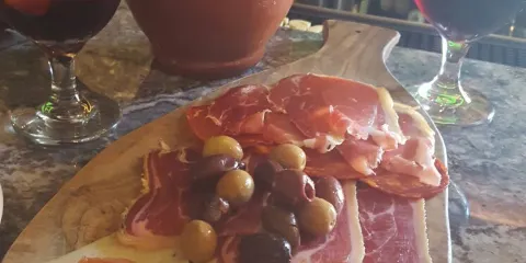 Guido's Pizzeria and Tapas