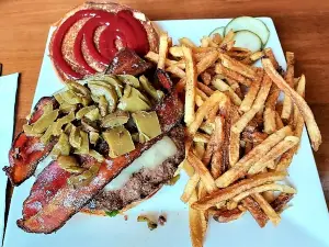 The Public House Eatery