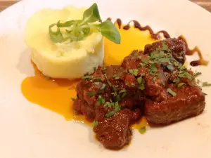 Kafe "Zdes' Byl Chekhov"